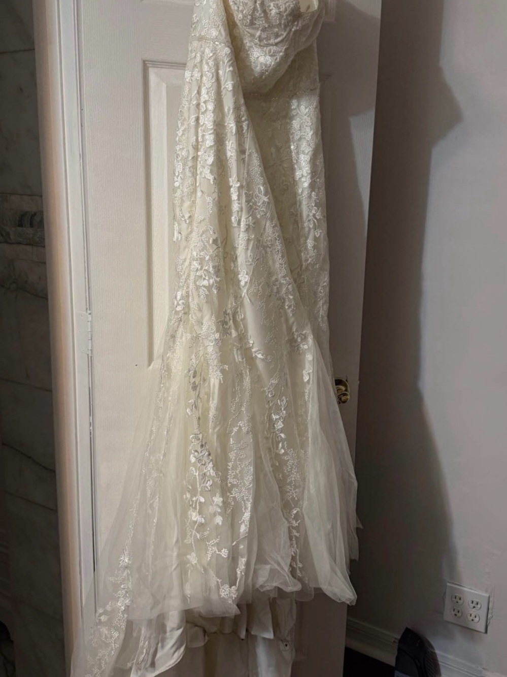 David's Bridal Lace Wedding Dress in Ivory